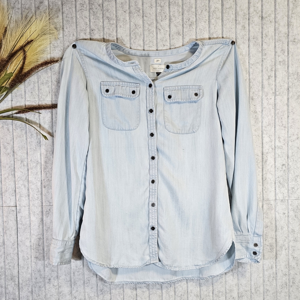LOFT The Softened Shirt Light Wash Chambray Denim Button Front Top Size Small